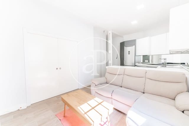 2 slaapkamer Appartement te huur in Palos de Moguer, Madrid stad - € 1.600 (Ref: 9141808)