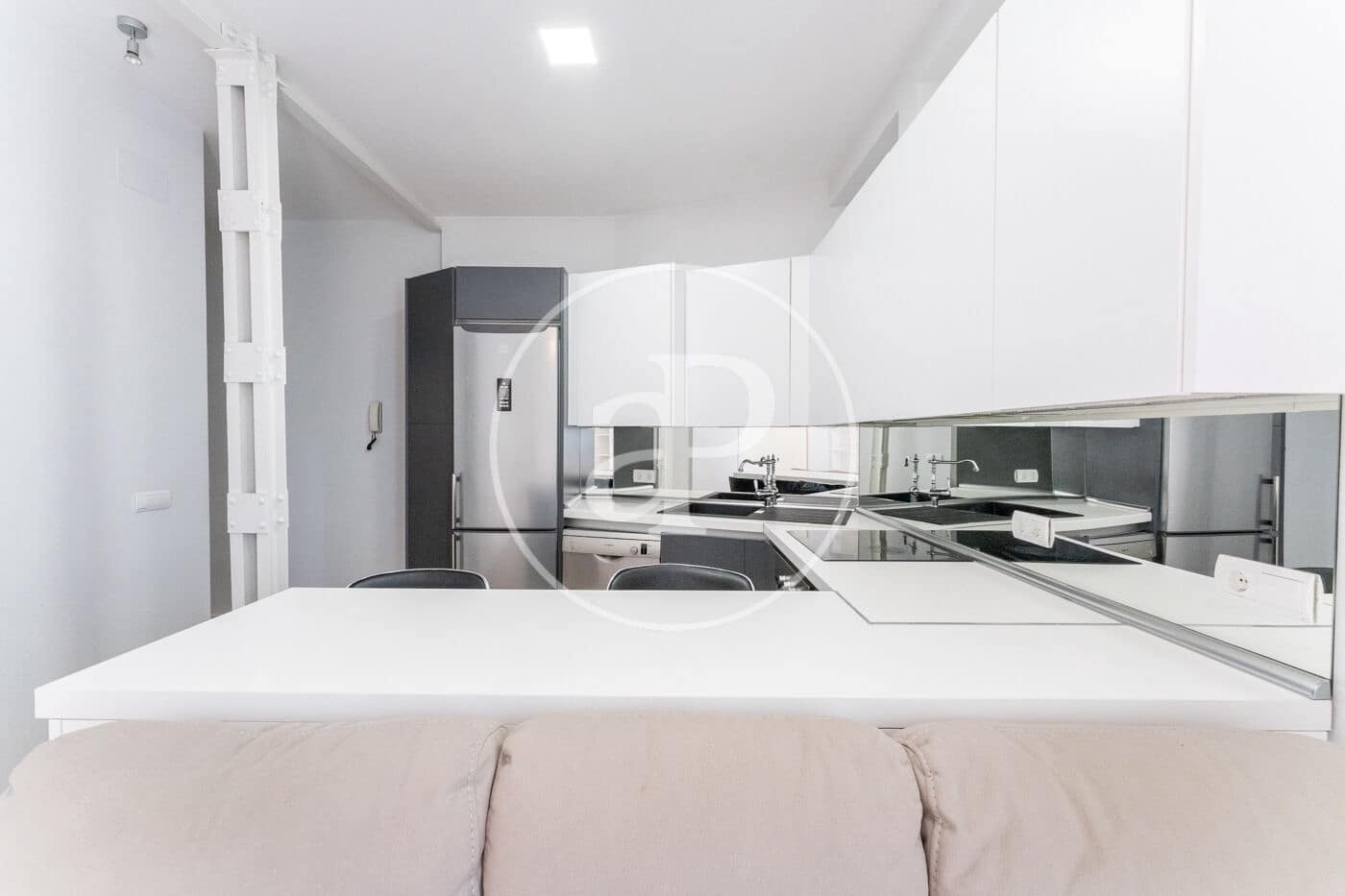2 slaapkamer Appartement te huur in Madrid stad - € 1.600 (Ref: 9141808)