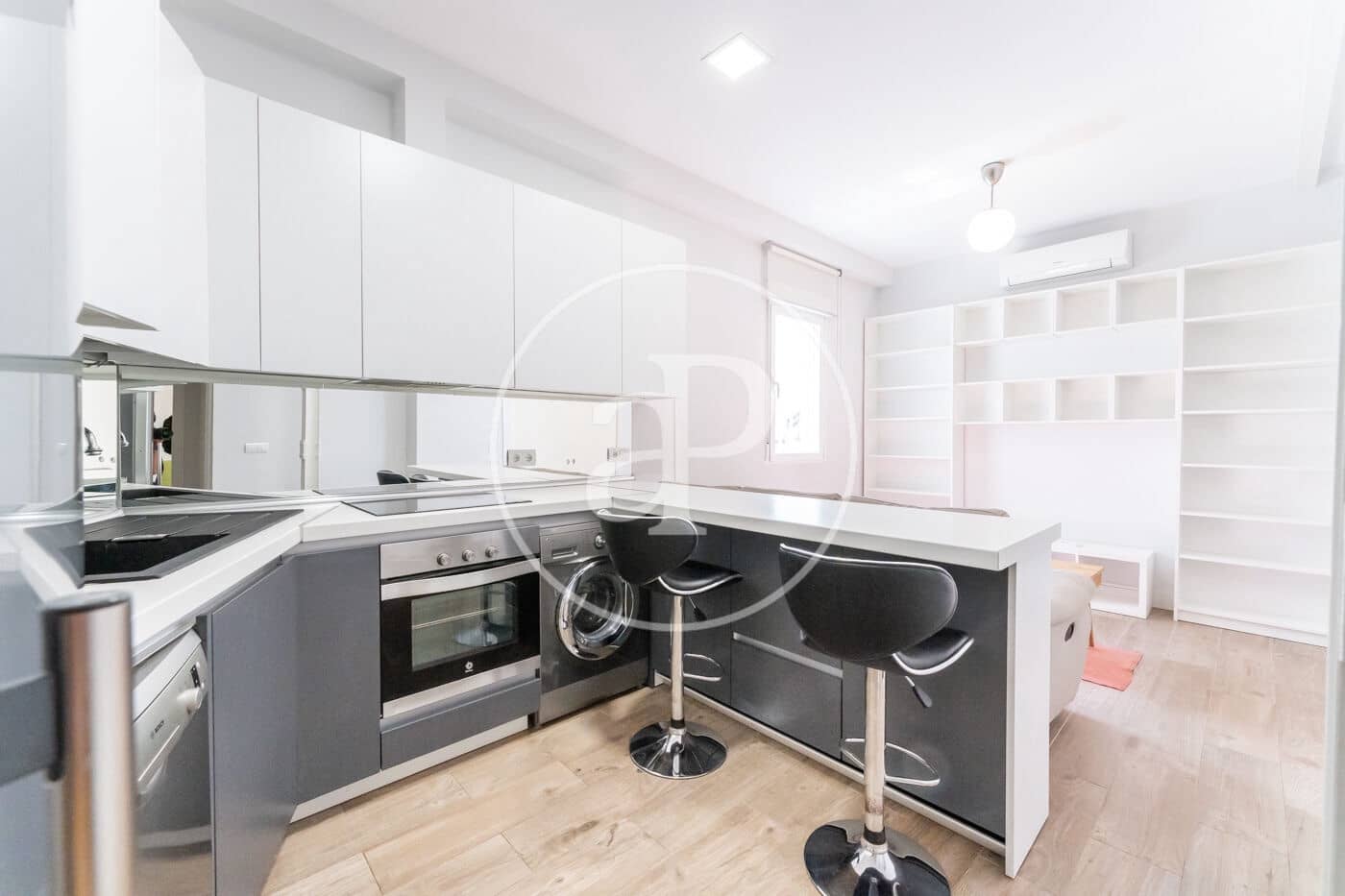 2 slaapkamer Appartement te huur in Madrid stad - € 1.600 (Ref: 9141808)