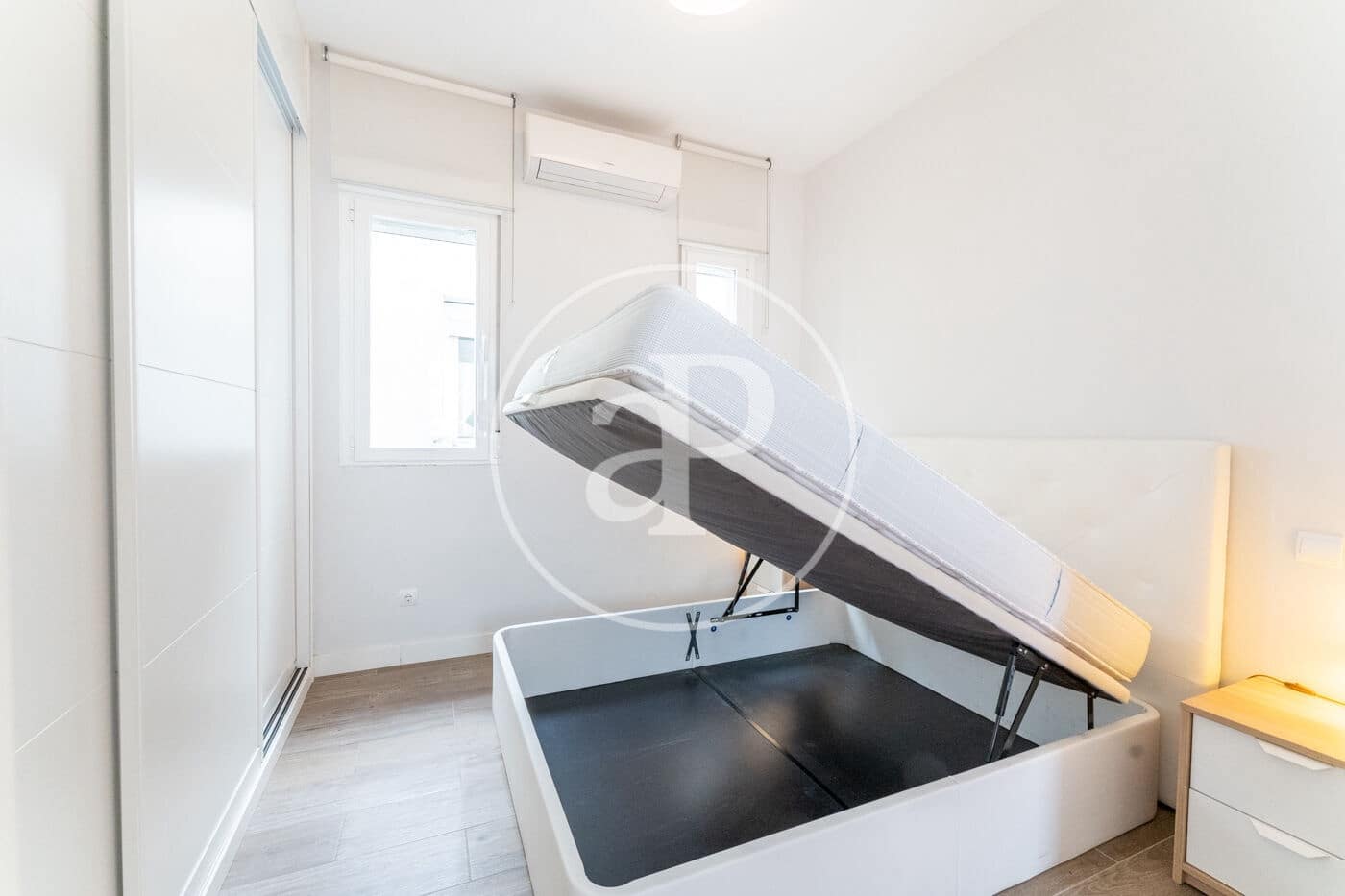 2 slaapkamer Appartement te huur in Madrid stad - € 1.600 (Ref: 9141808)