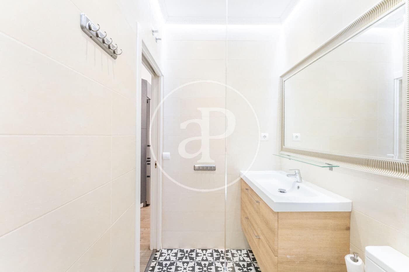 2 slaapkamer Appartement te huur in Madrid stad - € 1.600 (Ref: 9141808)