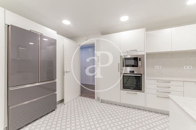 Apartamento de 4 habitaciones en Hispanoamérica, Madrid ciudad en alquiler con piscina - 4.150 € (Ref: 9141810)