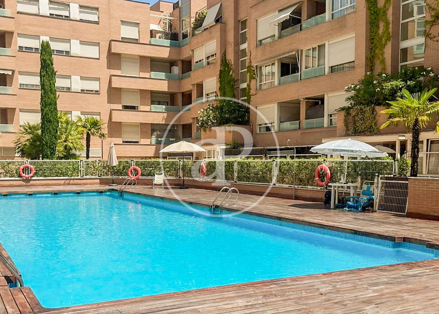 2 soveværelse Penthouse til salg i La Moraleja med swimmingpool - € 620.000 (Ref: 9141811)