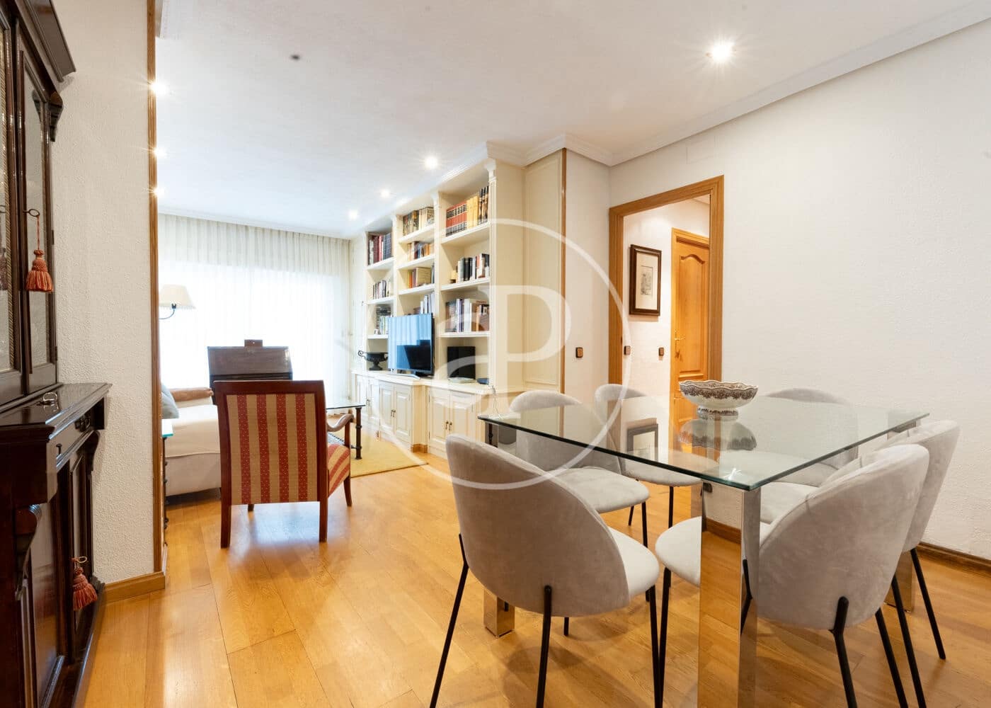 2 quarto Apartamento para arrendar em Madrid cidade com garagem - 2 200 € (Ref: 9147453)