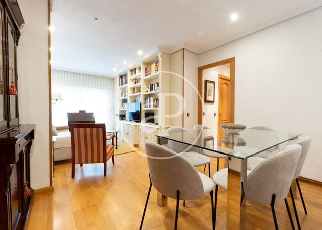 2 quarto Apartamento para arrendar em Rios Rosas, Madrid cidade com garagem - 2 200 € (Ref: 9147453)