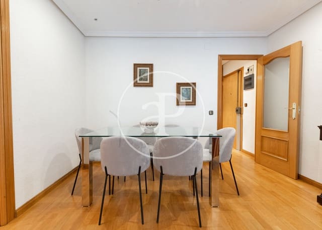 2 quarto Apartamento para arrendar em Rios Rosas, Madrid cidade com garagem - 2 200 € (Ref: 9147453)