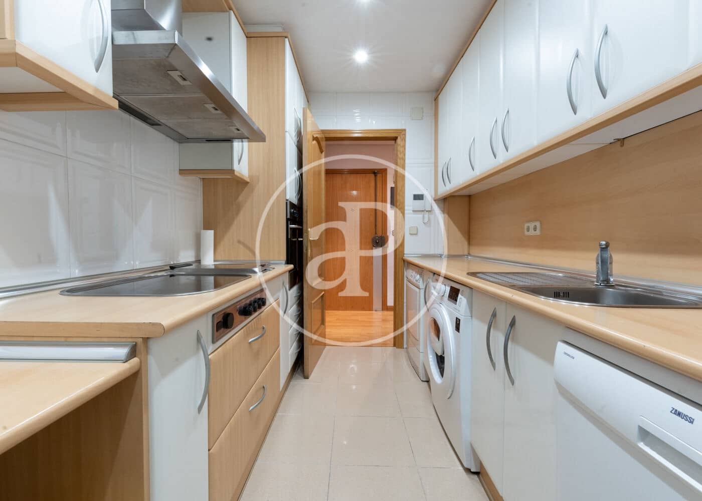 2 quarto Apartamento para arrendar em Madrid cidade com garagem - 2 200 € (Ref: 9147453)