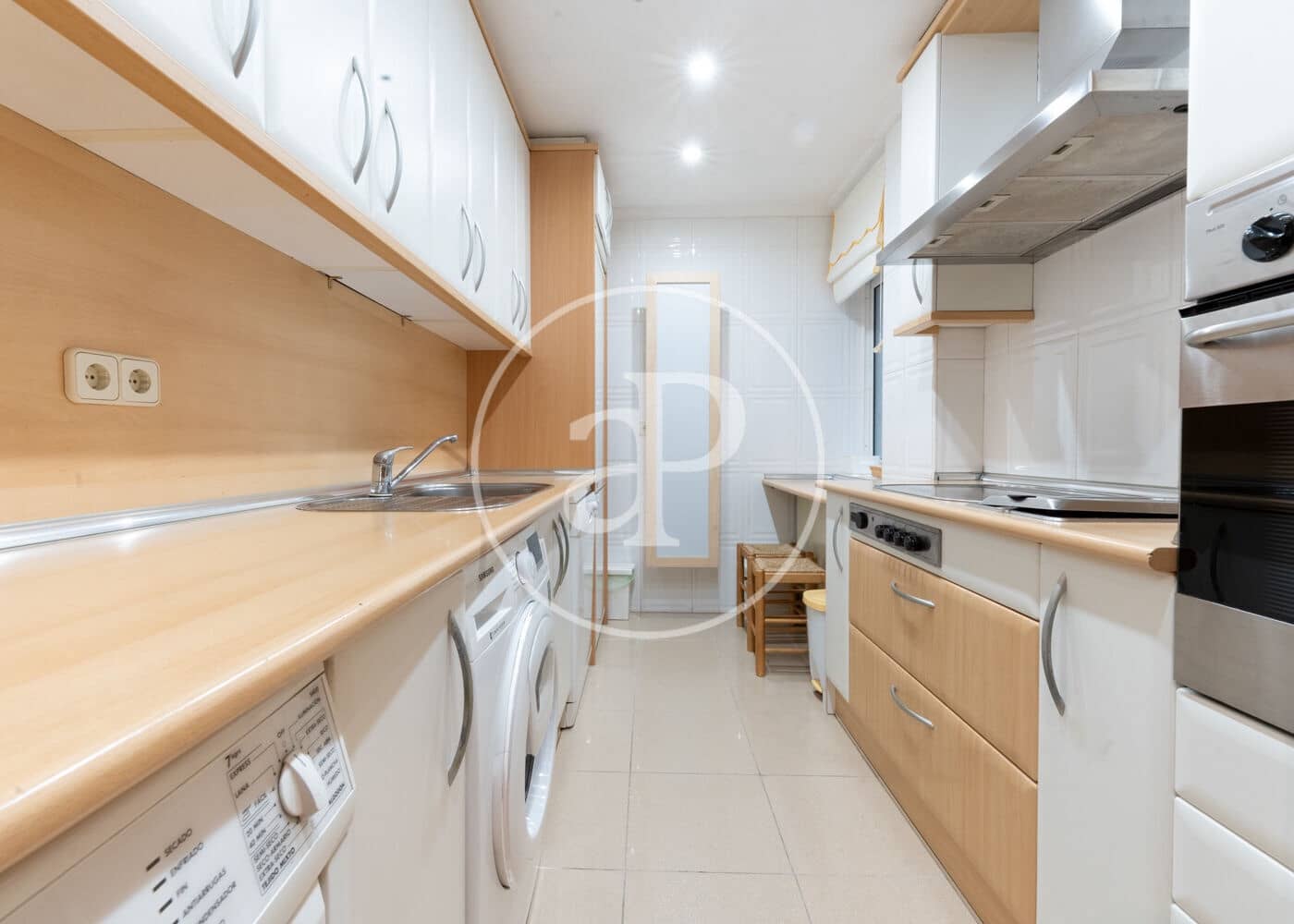 2 quarto Apartamento para arrendar em Madrid cidade com garagem - 2 200 € (Ref: 9147453)