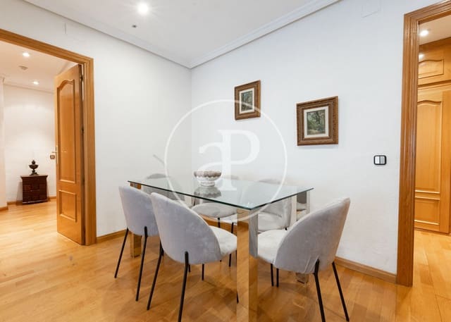 2 quarto Apartamento para arrendar em Rios Rosas, Madrid cidade com garagem - 2 200 € (Ref: 9147453)