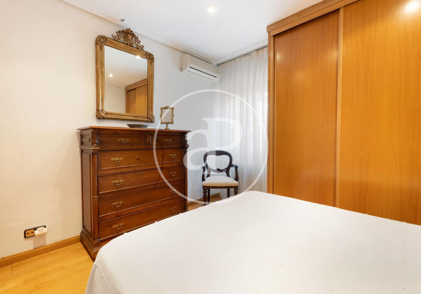2 quarto Apartamento para arrendar em Madrid cidade com garagem - 2 200 € (Ref: 9147453)