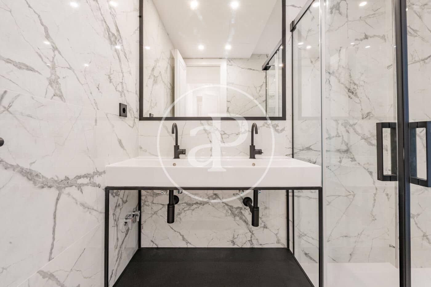 2 soveværelse Lejlighed til salg i Madrid by - € 1.790.000 (Ref: 9147459)