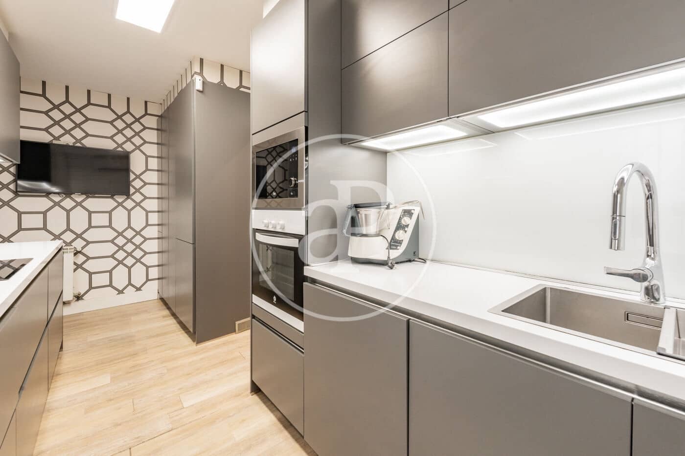 3 bedroom Apartment for sale in Madrid city - € 1,890,000 (Ref: 9147463)