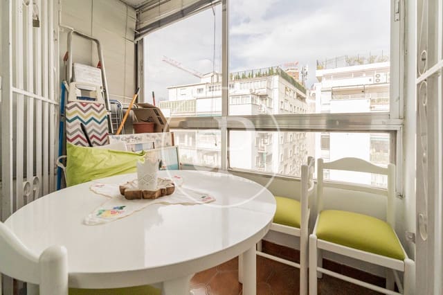 2 soveværelse Lejlighed til leje i Castellana, Madrid by - € 2.100 (Ref: 9147464)