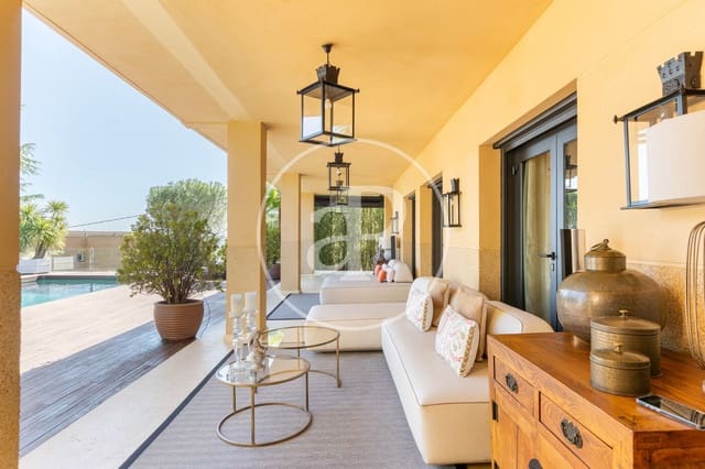 5 bedroom Villa for sale in Torrelodones - € 1,690,000 (Ref: 9152434)