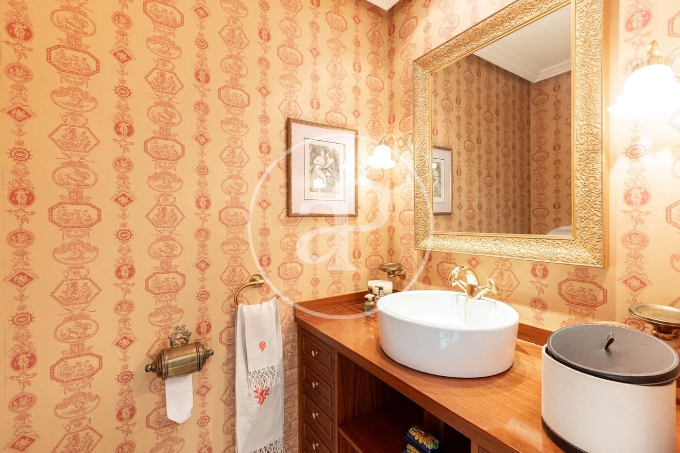 5 bedroom Villa for sale in Torrelodones - € 1,690,000 (Ref: 9152434)