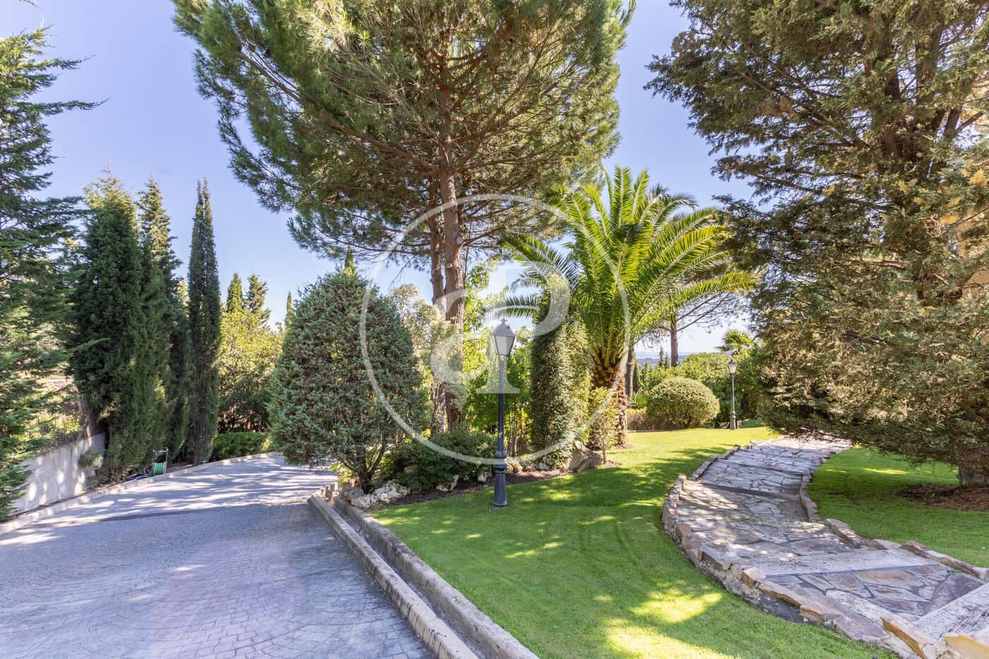 5 bedroom Villa for sale in Torrelodones - € 1,690,000 (Ref: 9152434)