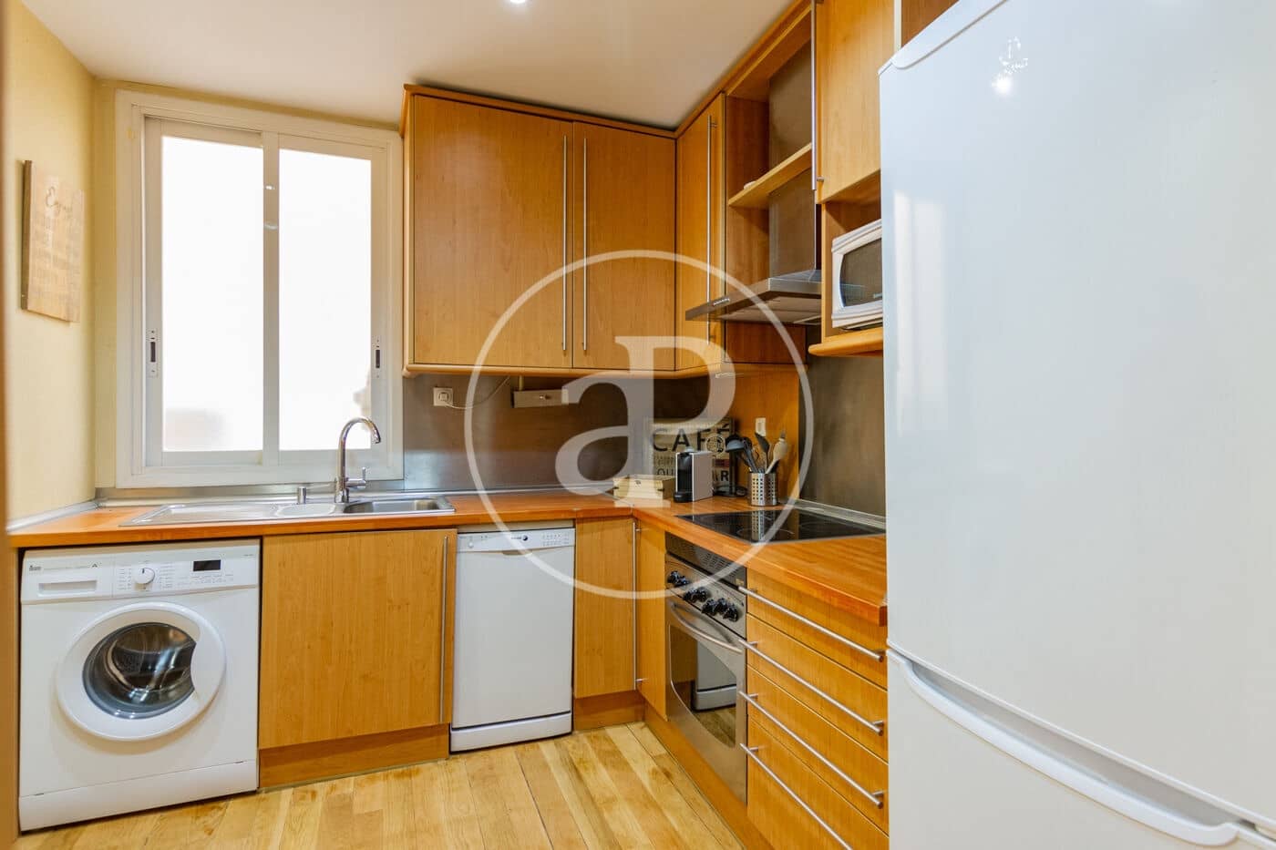 Appartement de 2 chambres à louer à Madrid ville - 3 000 € (Ref: 9152436)