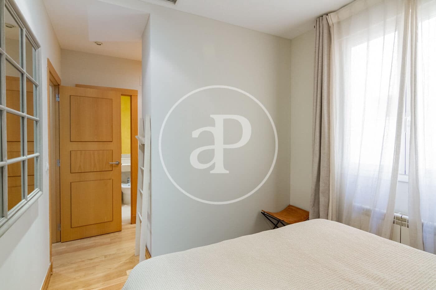Appartement de 2 chambres à louer à Madrid ville - 3 000 € (Ref: 9152436)