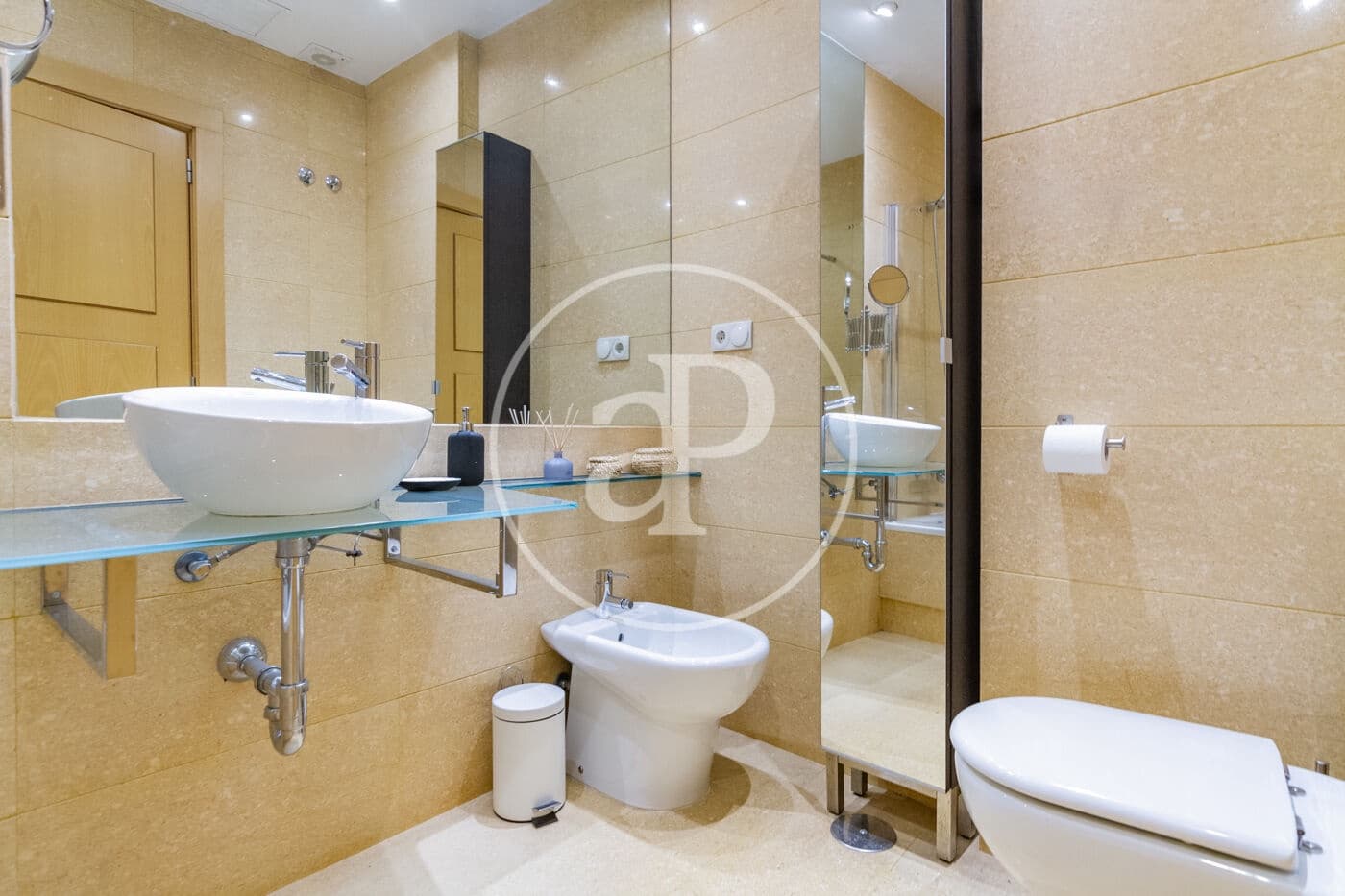 Appartement de 2 chambres à louer à Madrid ville - 3 000 € (Ref: 9152436)