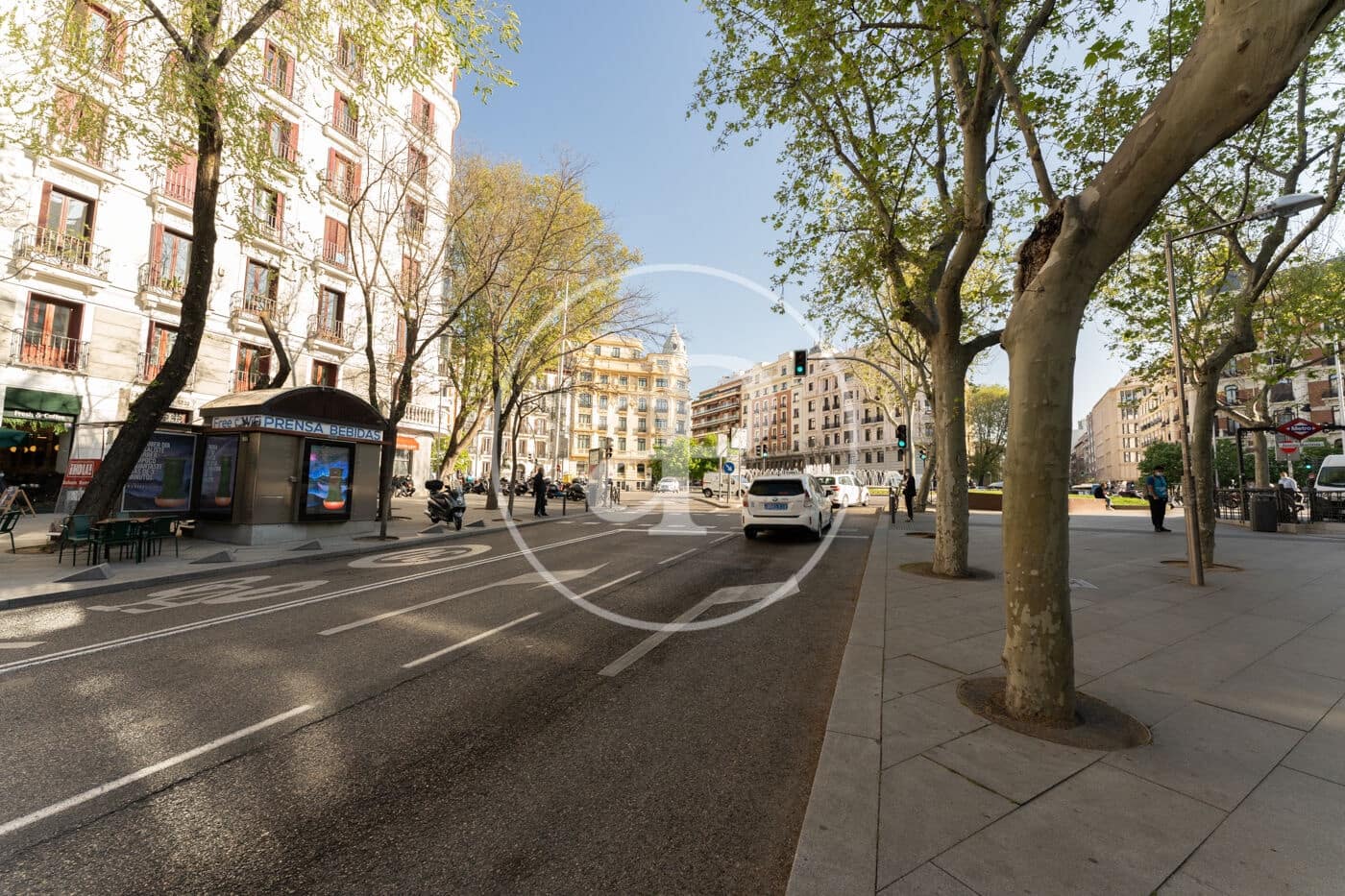 Appartement de 2 chambres à louer à Madrid ville - 3 000 € (Ref: 9152436)