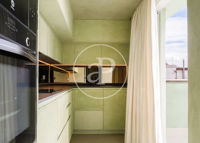 1 soveværelse Lejlighed til leje i Embajadores, Madrid by - € 2.500 (Ref: 9152438)