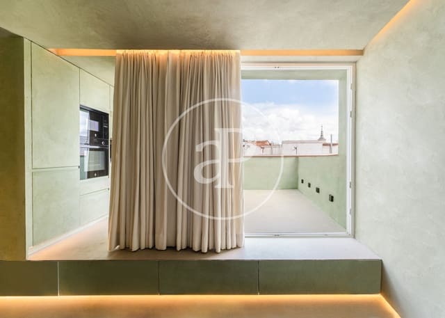 1 soveværelse Lejlighed til leje i Embajadores, Madrid by - € 2.500 (Ref: 9152438)