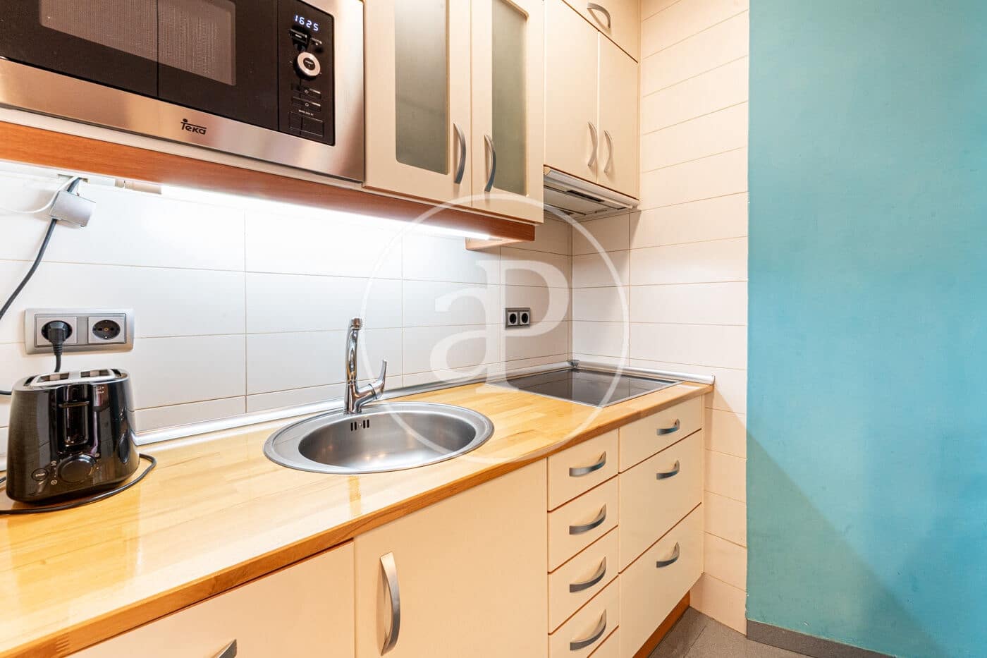 1 quarto Apartamento para arrendar em Madrid cidade - 2 300 € (Ref: 9154342)