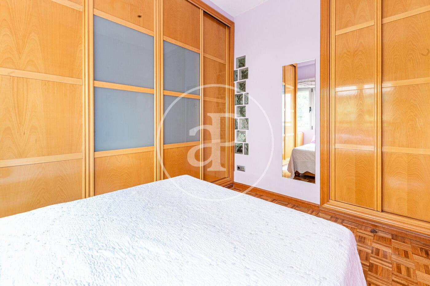 1 quarto Apartamento para arrendar em Madrid cidade - 2 300 € (Ref: 9154342)