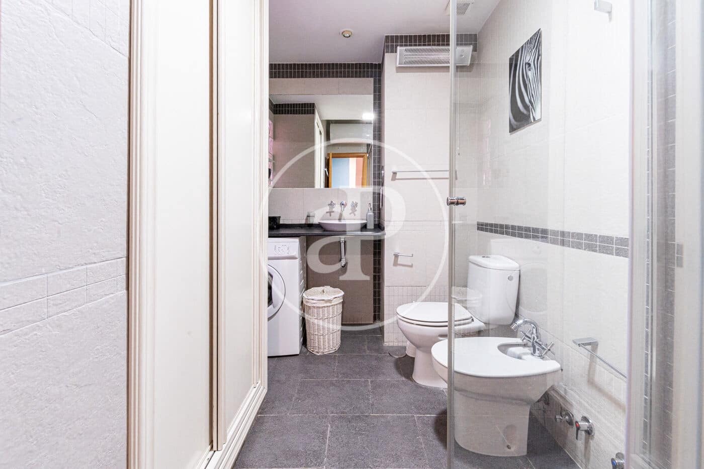 1 quarto Apartamento para arrendar em Madrid cidade - 2 300 € (Ref: 9154342)