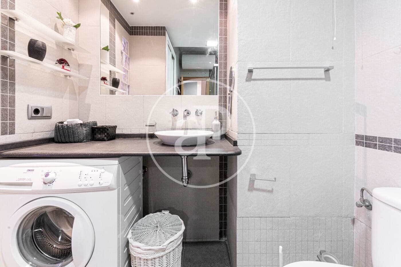 1 quarto Apartamento para arrendar em Madrid cidade - 2 300 € (Ref: 9154342)