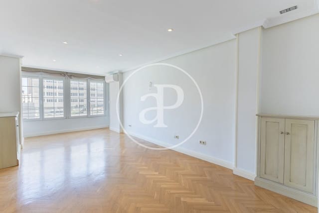 Apartamento de 3 habitaciones en Vallehermoso, Madrid ciudad en alquiler - 2.300 € (Ref: 9159698)