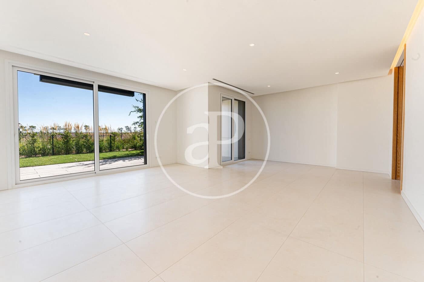 4 soveværelse Lejlighed til leje i Pozuelo de Alarcon med swimmingpool - € 7.500 (Ref: 9159701)