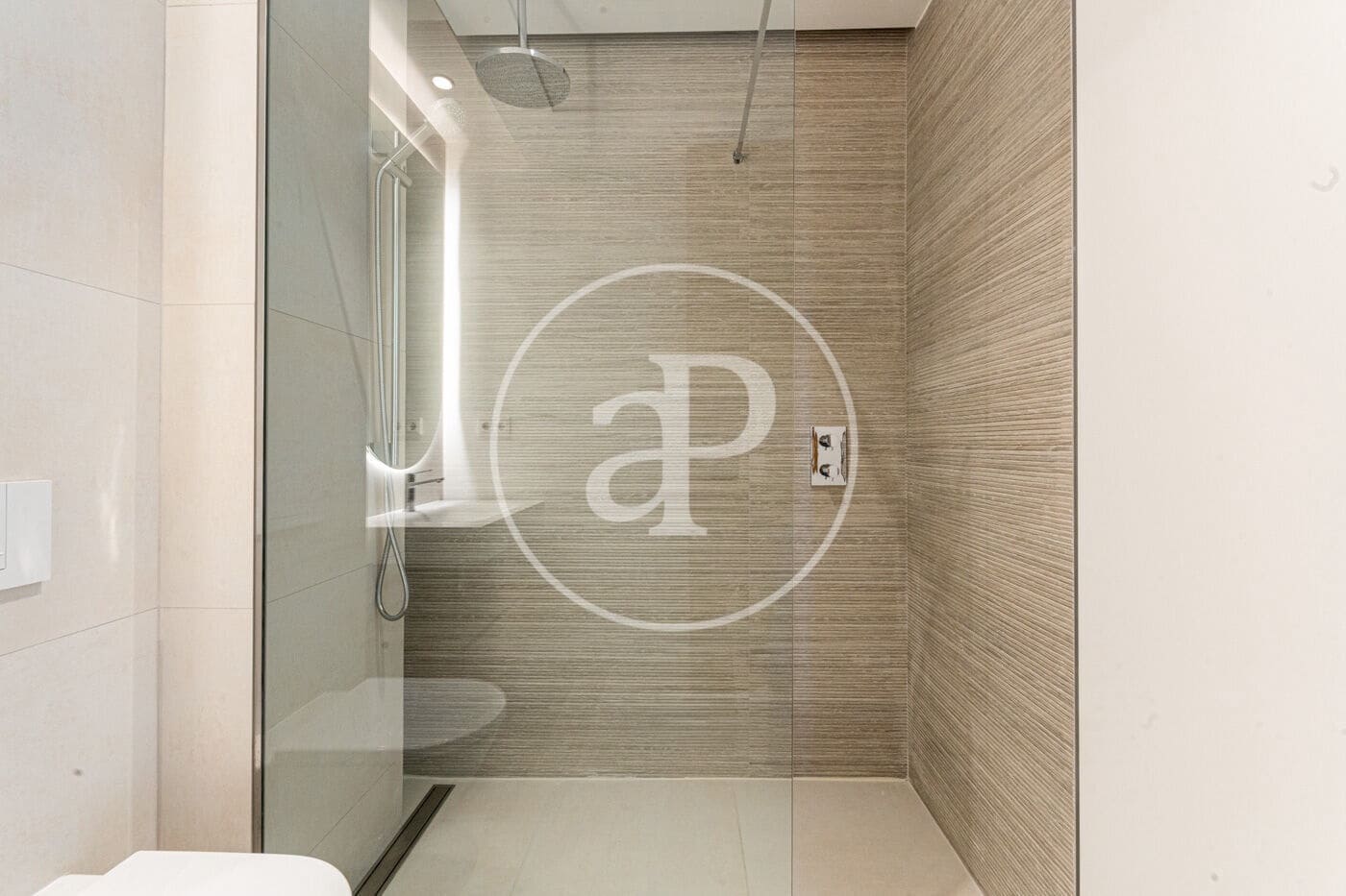 4 soveværelse Lejlighed til leje i Pozuelo de Alarcon med swimmingpool - € 7.500 (Ref: 9159701)