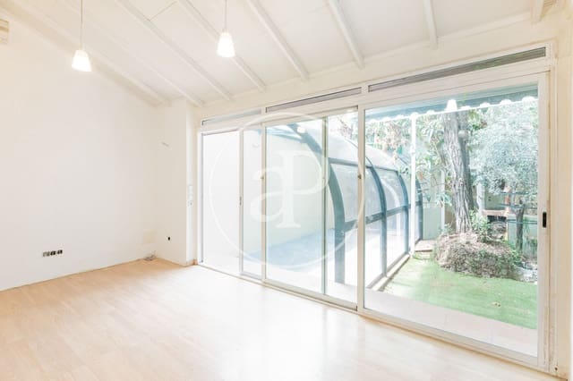 4 Zimmer Villa zu verkaufen in Hispanoamérica, Madrid Stadt mit Pool - 1.800.000 € (Ref: 9162463)