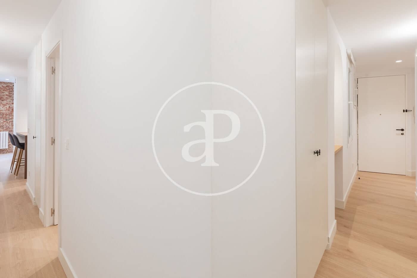 Appartement de 2 chambres à louer à Madrid ville - 2 300 € (Ref: 9166000)