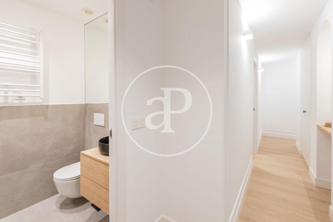 Appartement de 2 chambres à louer à Madrid ville - 2 300 € (Ref: 9166000)