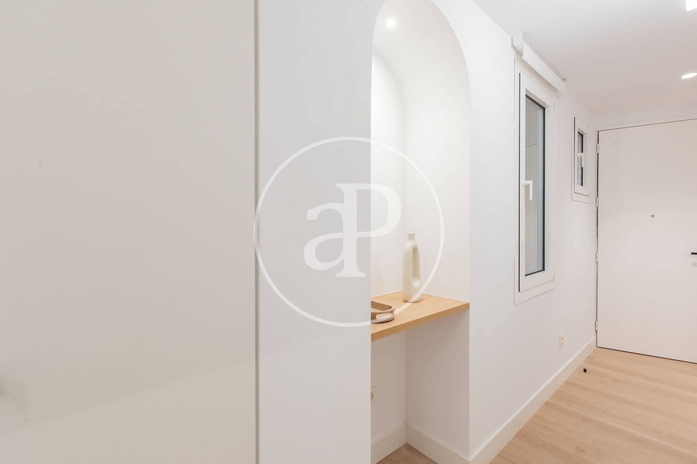Appartement de 2 chambres à louer à Madrid ville - 2 300 € (Ref: 9166000)