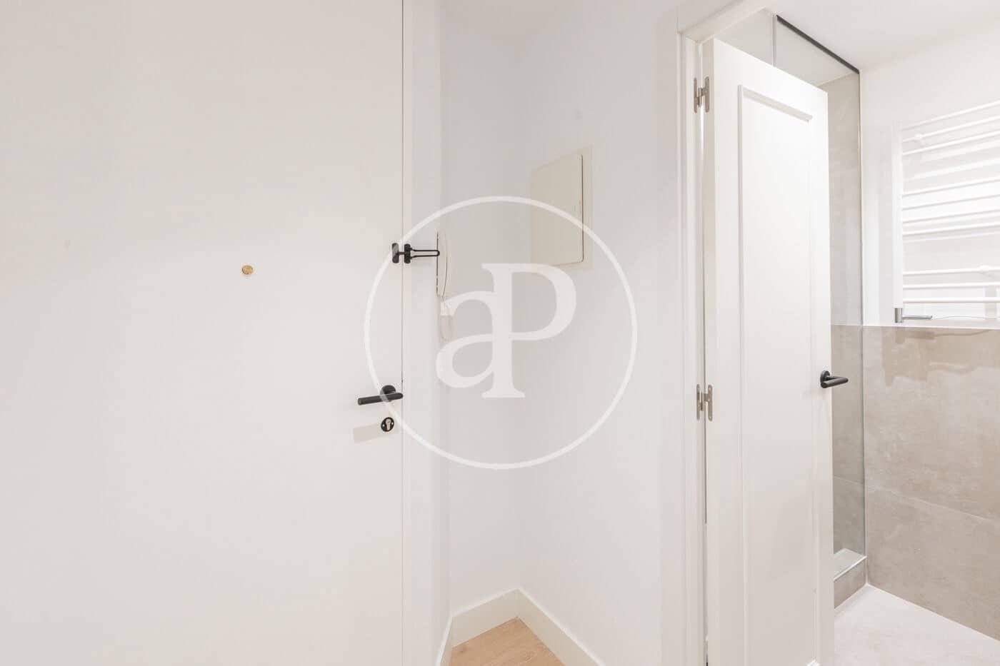 Appartement de 2 chambres à louer à Madrid ville - 2 300 € (Ref: 9166000)