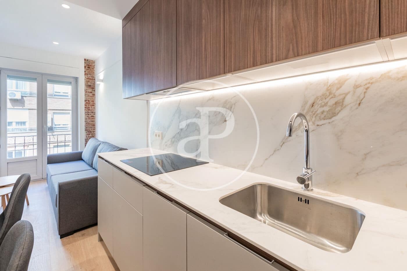 Appartement de 2 chambres à louer à Madrid ville - 2 300 € (Ref: 9166000)