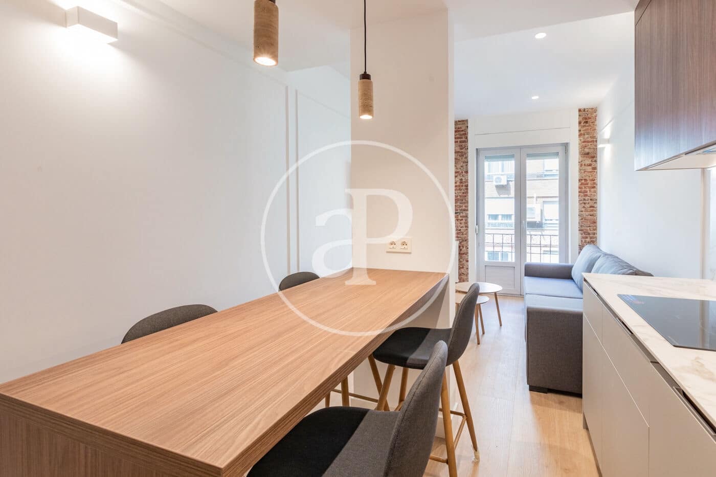 Appartement de 2 chambres à louer à Madrid ville - 2 300 € (Ref: 9166000)