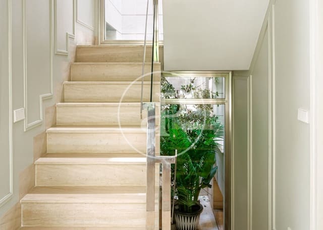 5 sypialnia Willa na sprzedaż w Aravaca, Miasto Madryt z basenem - 2 480 000 € (Ref: 9166003)