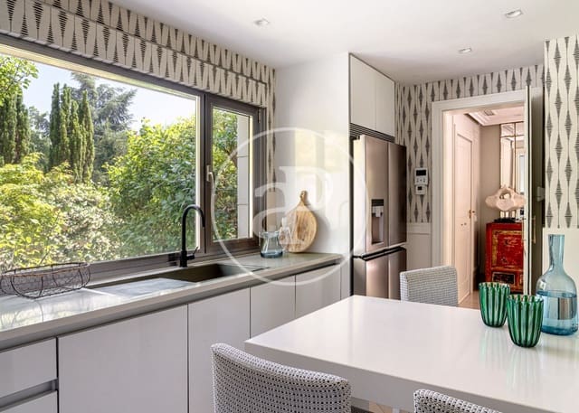 5 sypialnia Willa na sprzedaż w Aravaca, Miasto Madryt z basenem - 2 480 000 € (Ref: 9166003)