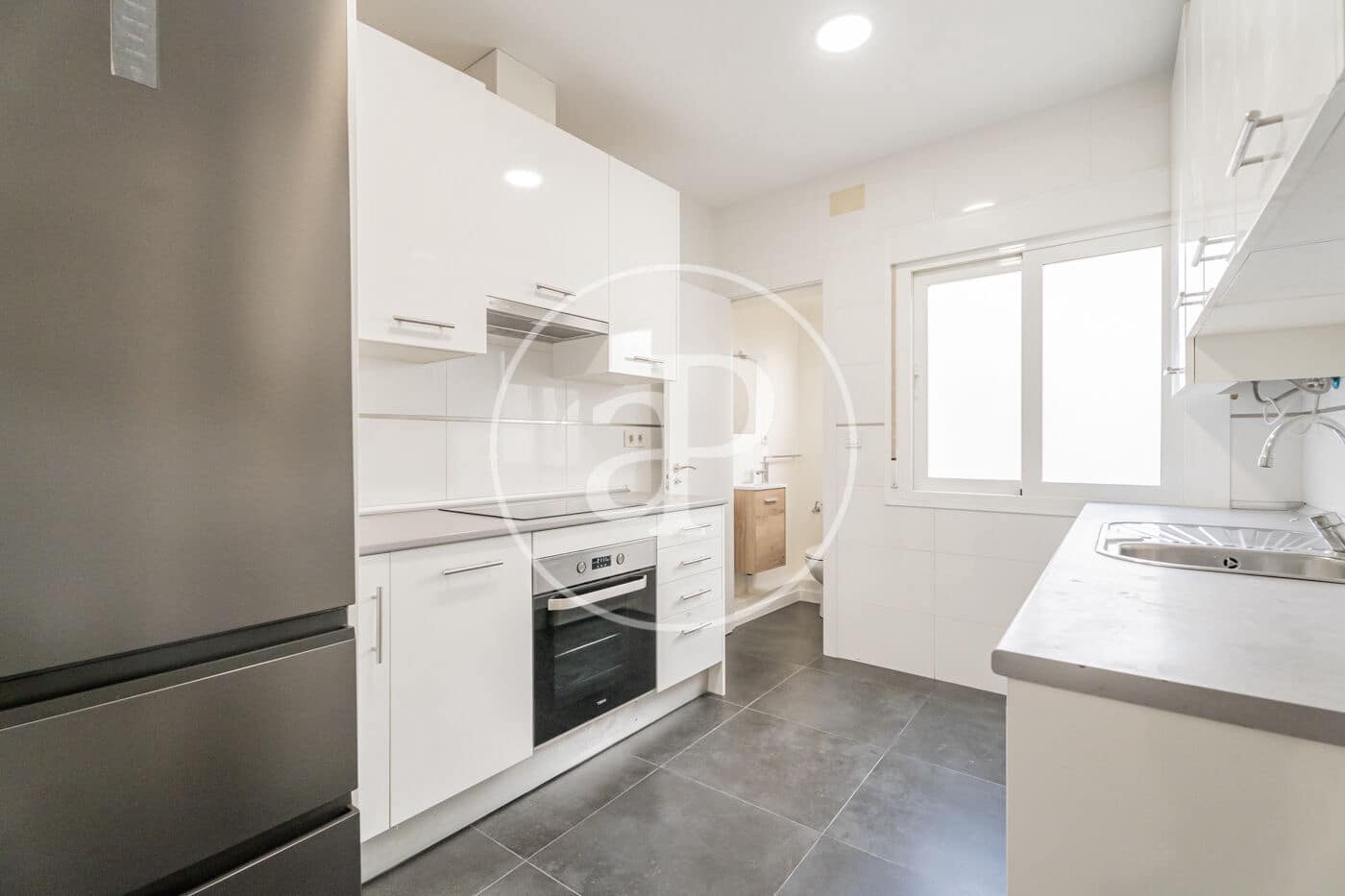 4 sovrum Lägenhet att hyra i Madrid stad - 3 200 € (Ref: 9169734)
