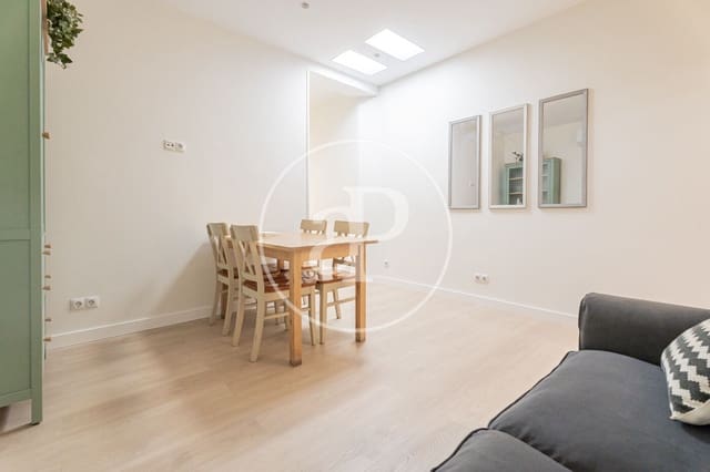 4 sovrum Lägenhet att hyra i Universidad, Madrid stad - 3 200 € (Ref: 9169734)