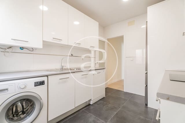 4 sovrum Lägenhet att hyra i Universidad, Madrid stad - 3 200 € (Ref: 9169734)