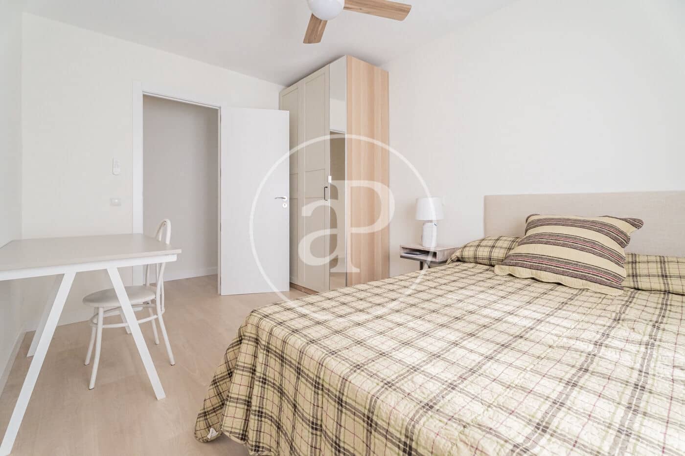 4 sovrum Lägenhet att hyra i Madrid stad - 3 200 € (Ref: 9169734)