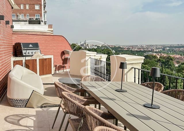 3 soveværelse Penthouse til leje i Argüelles, Madrid by - € 10.000 (Ref: 9169735)