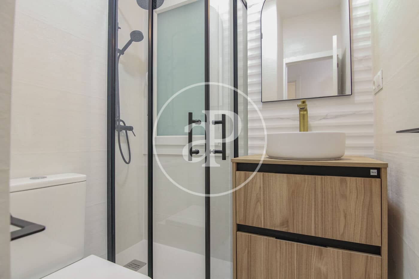 3 soveværelse Lejlighed til leje i Madrid by - € 2.400 (Ref: 9171758)