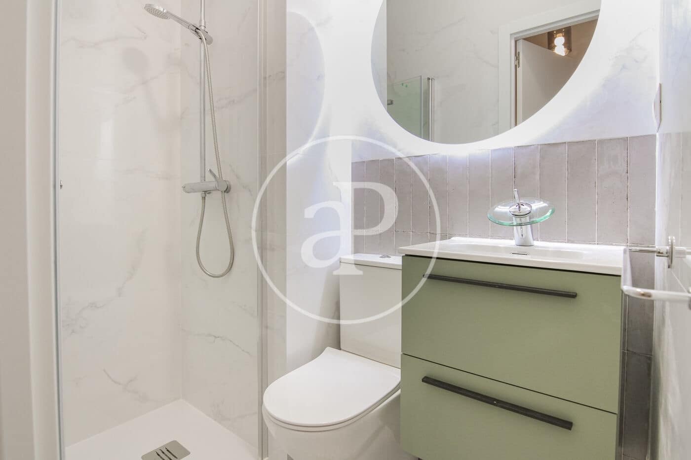 3 soveværelse Lejlighed til leje i Madrid by - € 2.400 (Ref: 9171758)