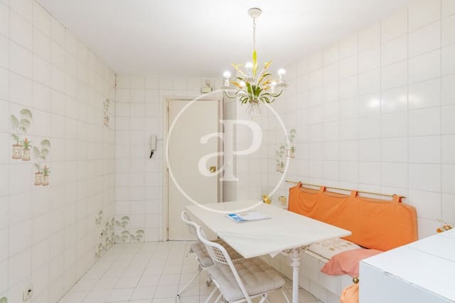 5 bedroom Apartment for sale in Argüelles, Madrid city - € 1,875,000 (Ref: 9183879)